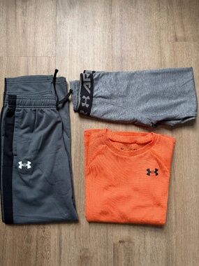 Under Armour bundle of boys clothing size medium